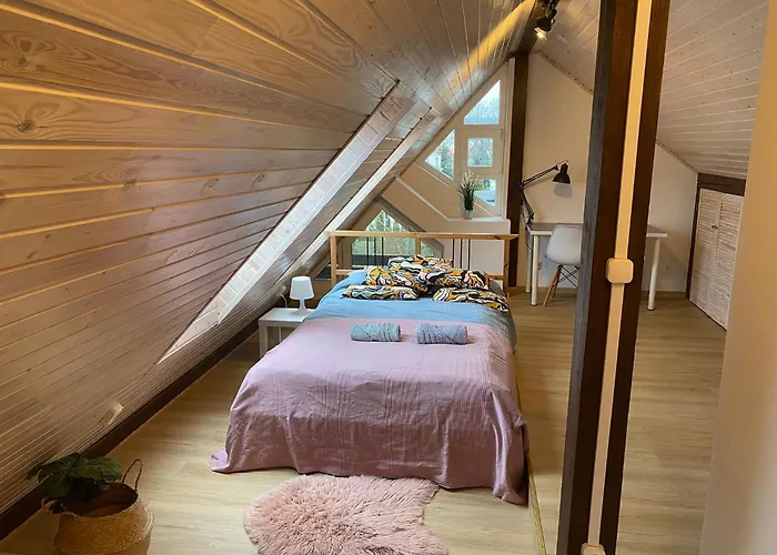 With A View גדינייה